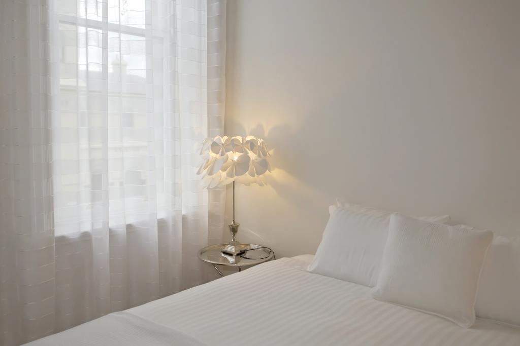 Mollisons Aparthotel Кайнтън Екстериор снимка