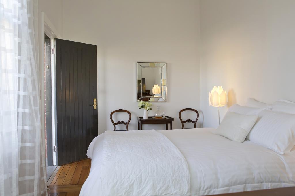 Mollisons Aparthotel Кайнтън Екстериор снимка