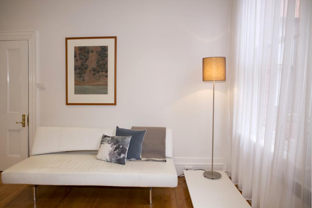 Mollisons Aparthotel Кайнтън Екстериор снимка