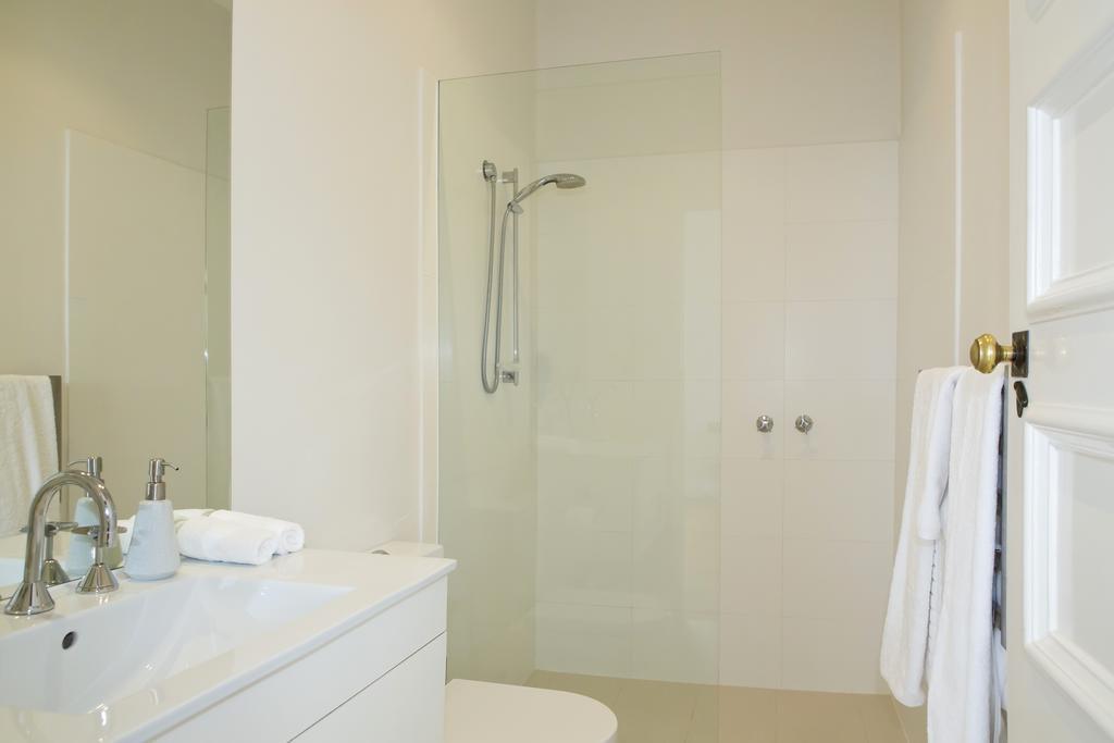 Mollisons Aparthotel Кайнтън Екстериор снимка