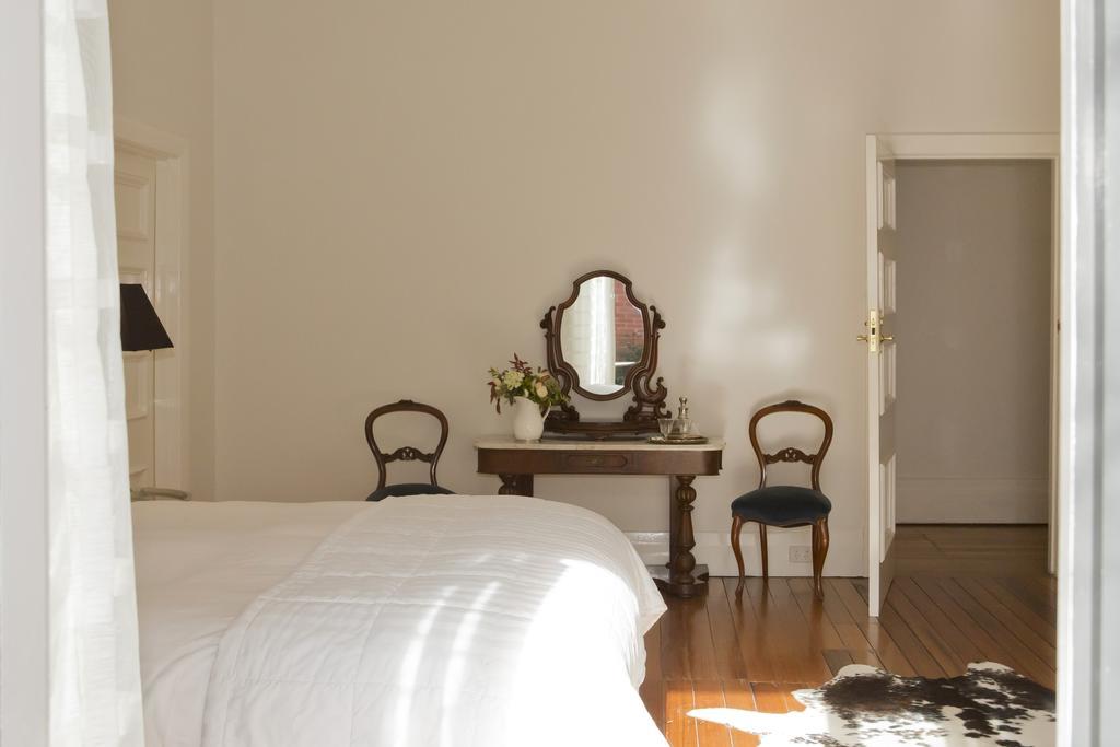Mollisons Aparthotel Кайнтън Екстериор снимка