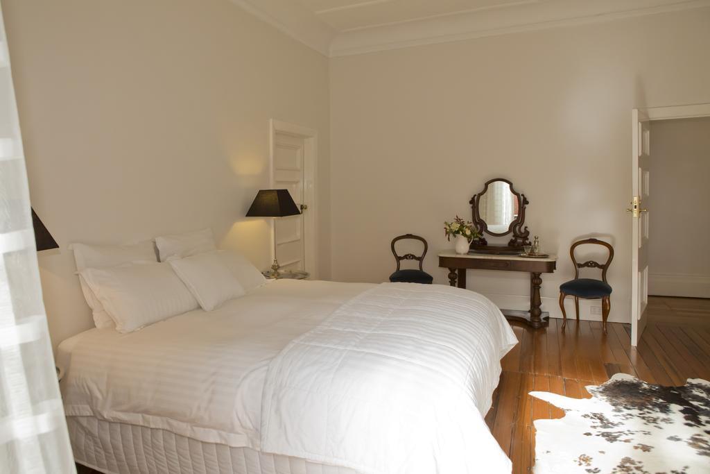 Mollisons Aparthotel Кайнтън Екстериор снимка